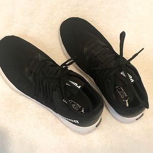 Women’s Puma Running Shoes Size 10